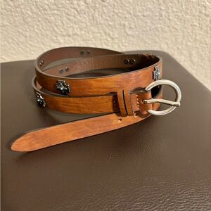Catchafly slim leather belt with metal conchos